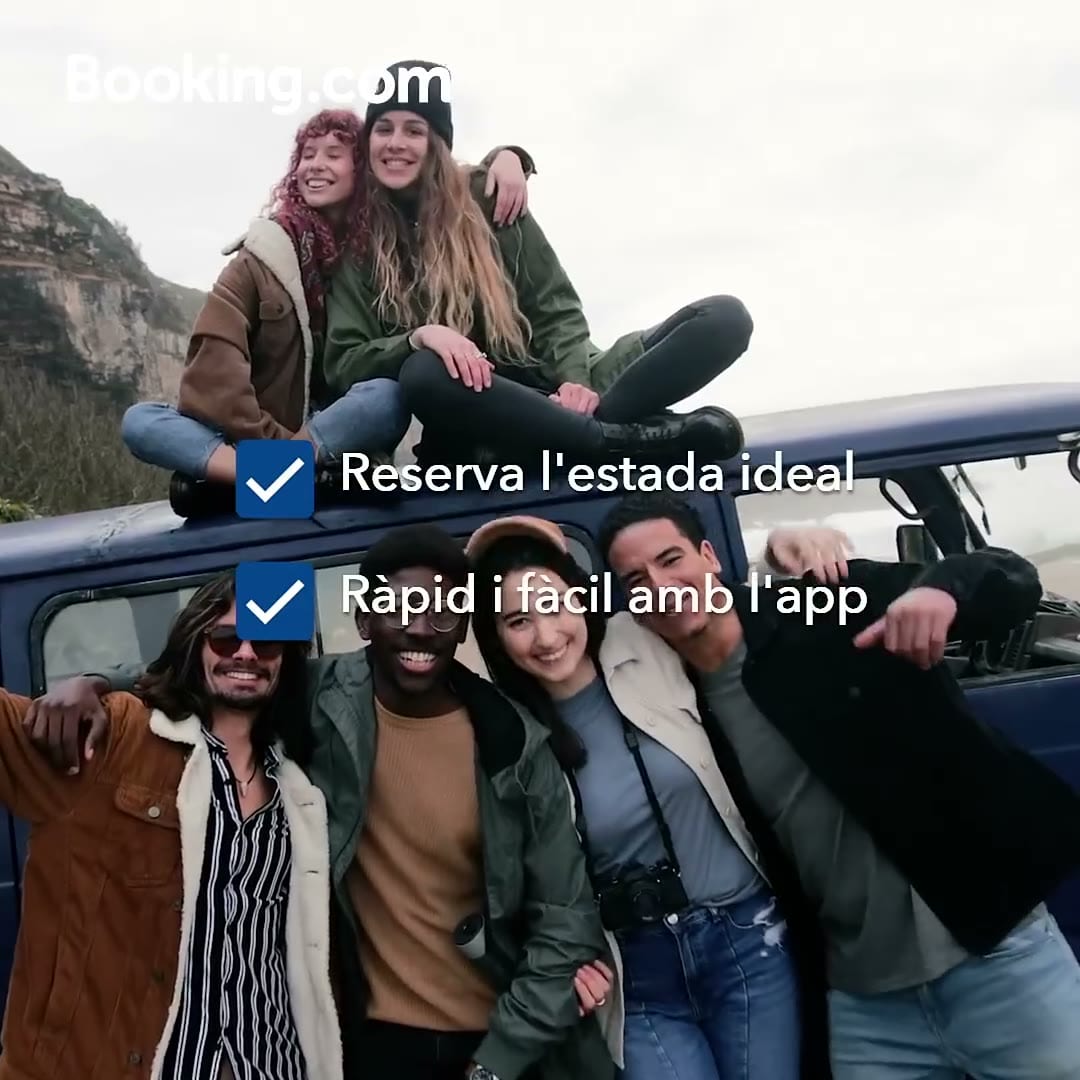 Sell Proposition, Phone mockup + app-store badges + 'Reserva ara, paga després' checklist, proposition lands cleanly.